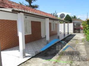 Casa Lado Linha em Peruíbe para Venda